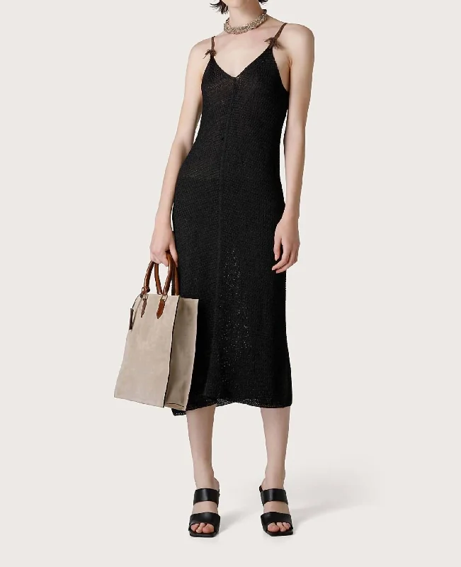 Value Deals winter dressSpaghetti Strap V-Neck Dress In Black