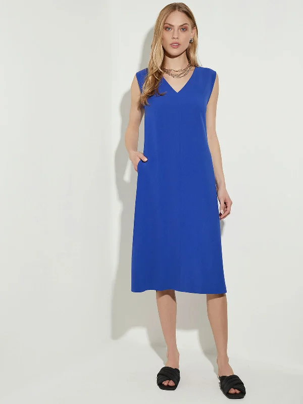 Don't Miss chic shift dressSleeveless Crepe Swing Dress