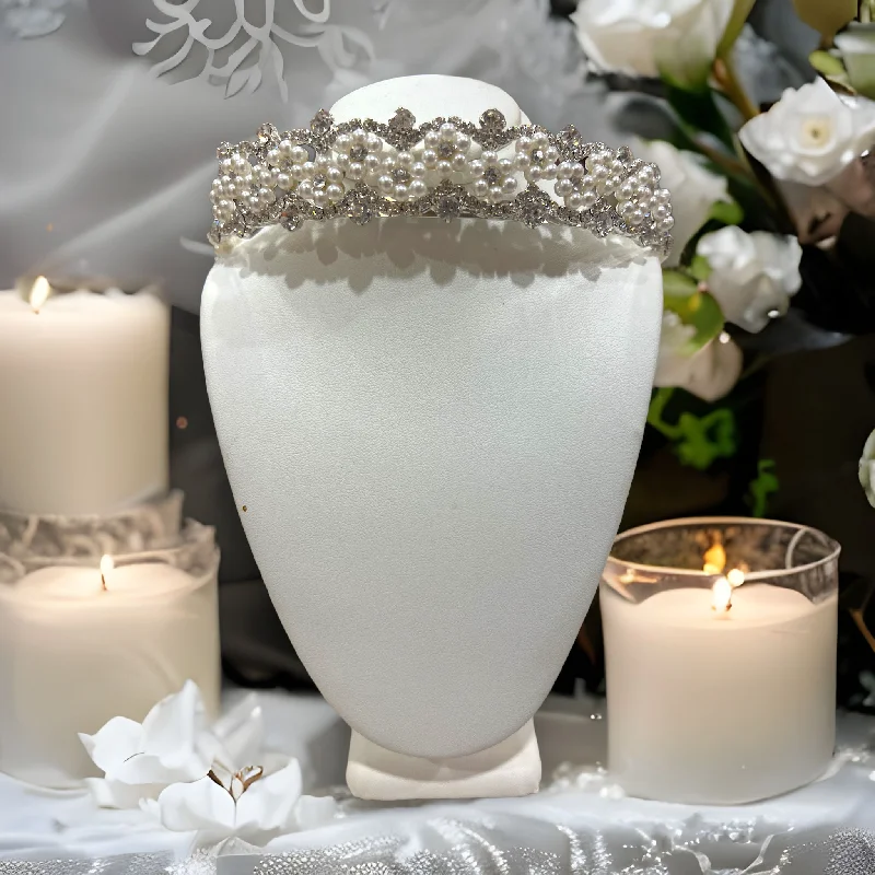 Stock Clearance form-fitting dressPearl and Stone Tiara with Veil