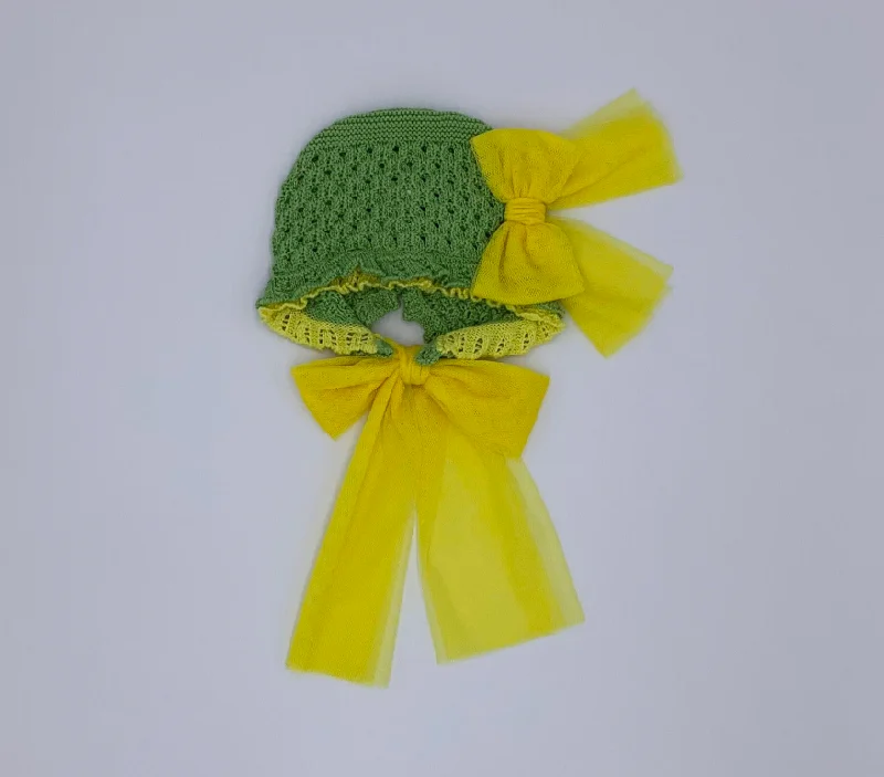 Markdowns vintage-inspired dressGreen and Yellow Knit Bonnet